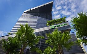 Holiday Inn Bangkok Sukhumvit